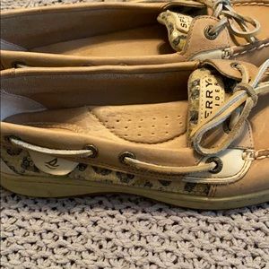 Sperrys. Leopard print